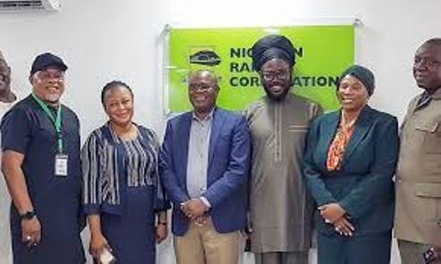 daddy-showkey-and-train